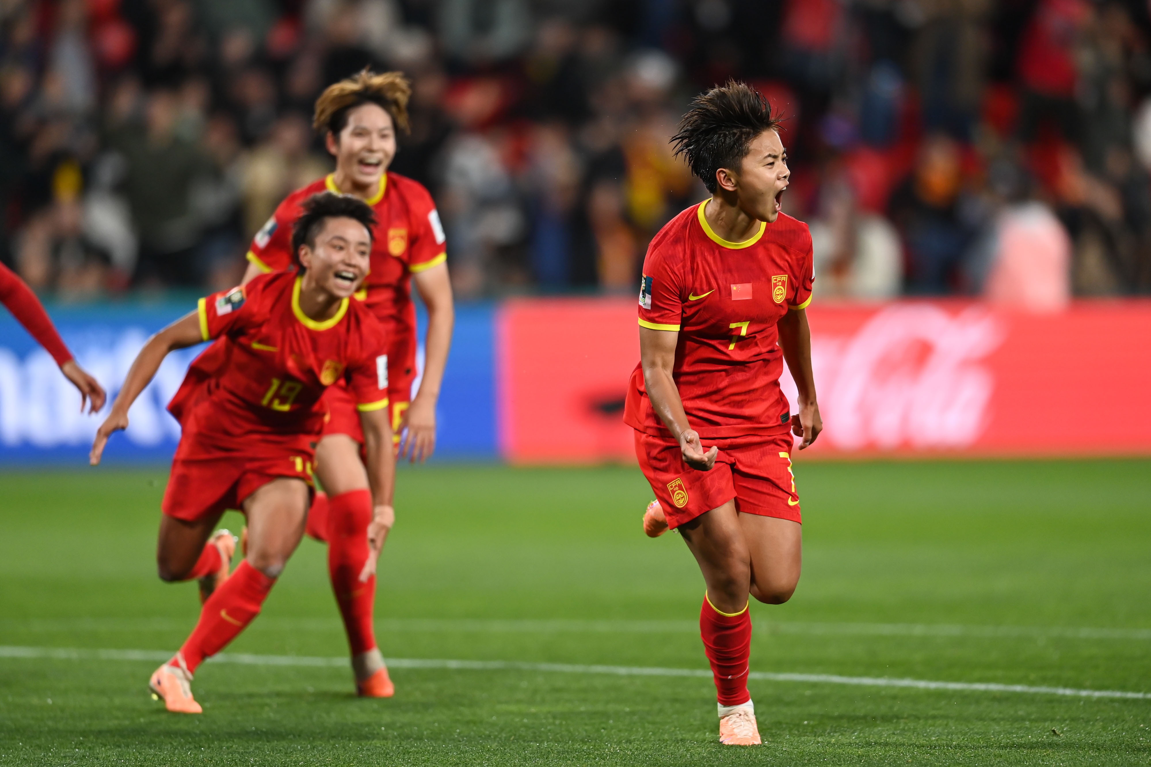 安博体育下载-关于中国女足运动员在比赛中全力以赴，取得胜利的信息