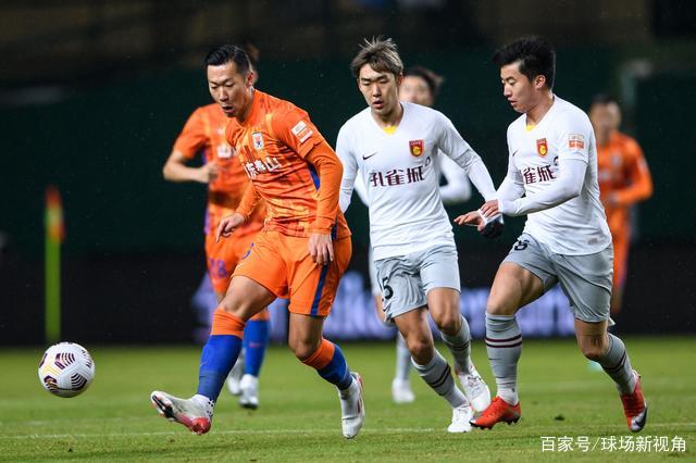 包含俱乐部球员备战决赛，冠军梦想近在咫尺的词条